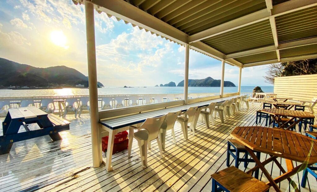 BOAT CAFE Ena Marina — Seaside terrace