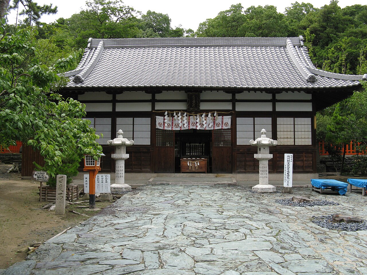 玉津島神社の拝殿