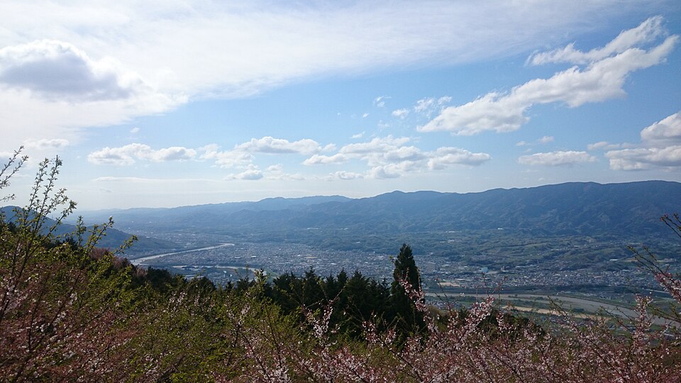 2017年撮影の橋本の遠景。行程外の高台から