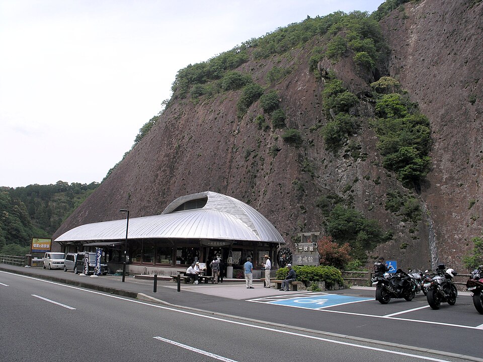 2011年撮影、道の駅一枚岩の過去の外観