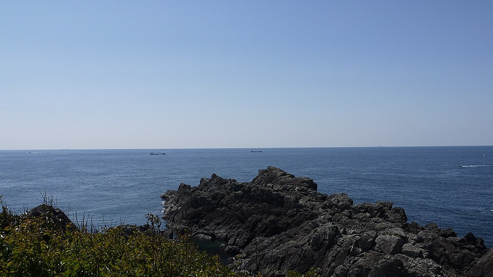 2013年撮影、潮岬の海岸と太平洋