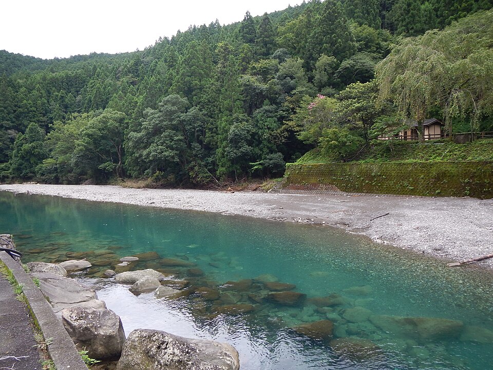 2014年夏撮影、大塔川の水面
